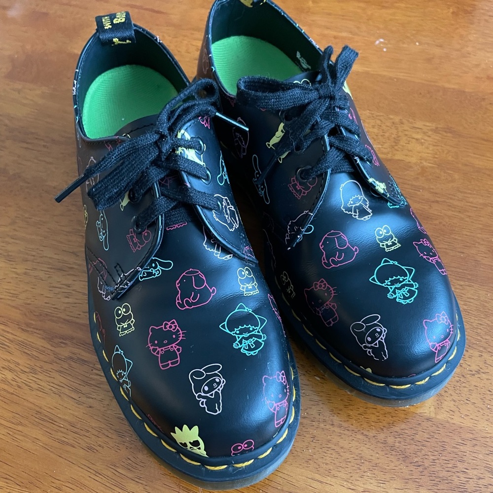Dr.Martens WMNS 1461 x Hello Kitty And Friends Black 26841001
